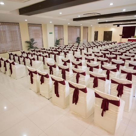 Grand Sarovar Portico, Latur Экстерьер фото