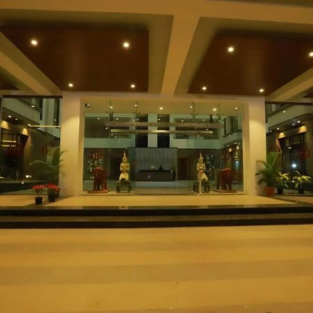 Grand Sarovar Portico, Latur Экстерьер фото
