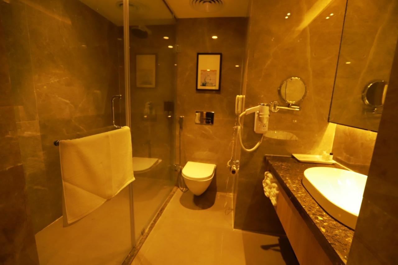 Grand Sarovar Portico, Latur Экстерьер фото