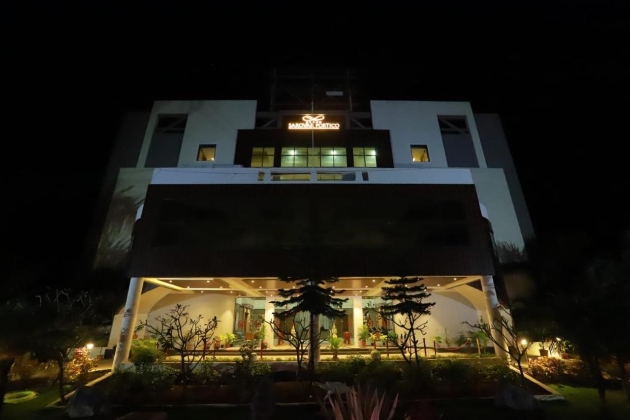 Grand Sarovar Portico, Latur Экстерьер фото