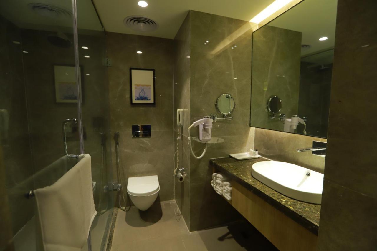 Grand Sarovar Portico, Latur Экстерьер фото